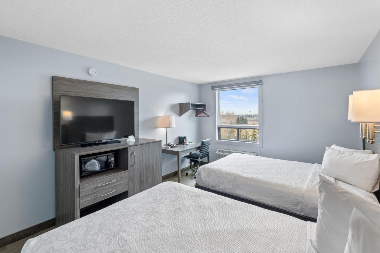 Emerald Hotel & Suites Calgary Airport Exterior foto